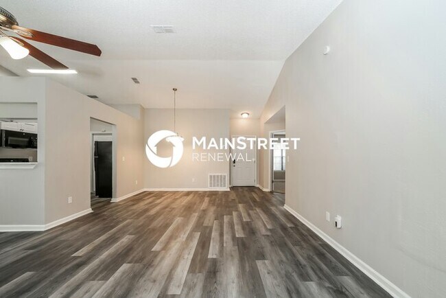 Building Photo - 4 Bedroom Pet-Friendly Home in JACKSONVILLE, FL with Main Street Renewal