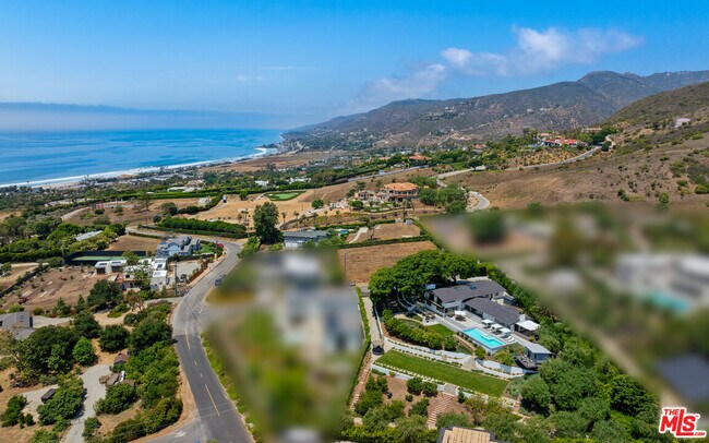 Foto del edificio - 30164 Cuthbert Rd