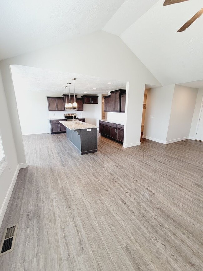 Building Photo - Wild Horse Luxury,  Newer,  4 Bed Room, 3 Car Garage
