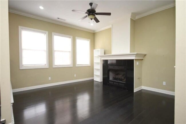 Building Photo - Available June 1st! 3-Bedroom, 2.5-Bathroom Home in Rupple Row