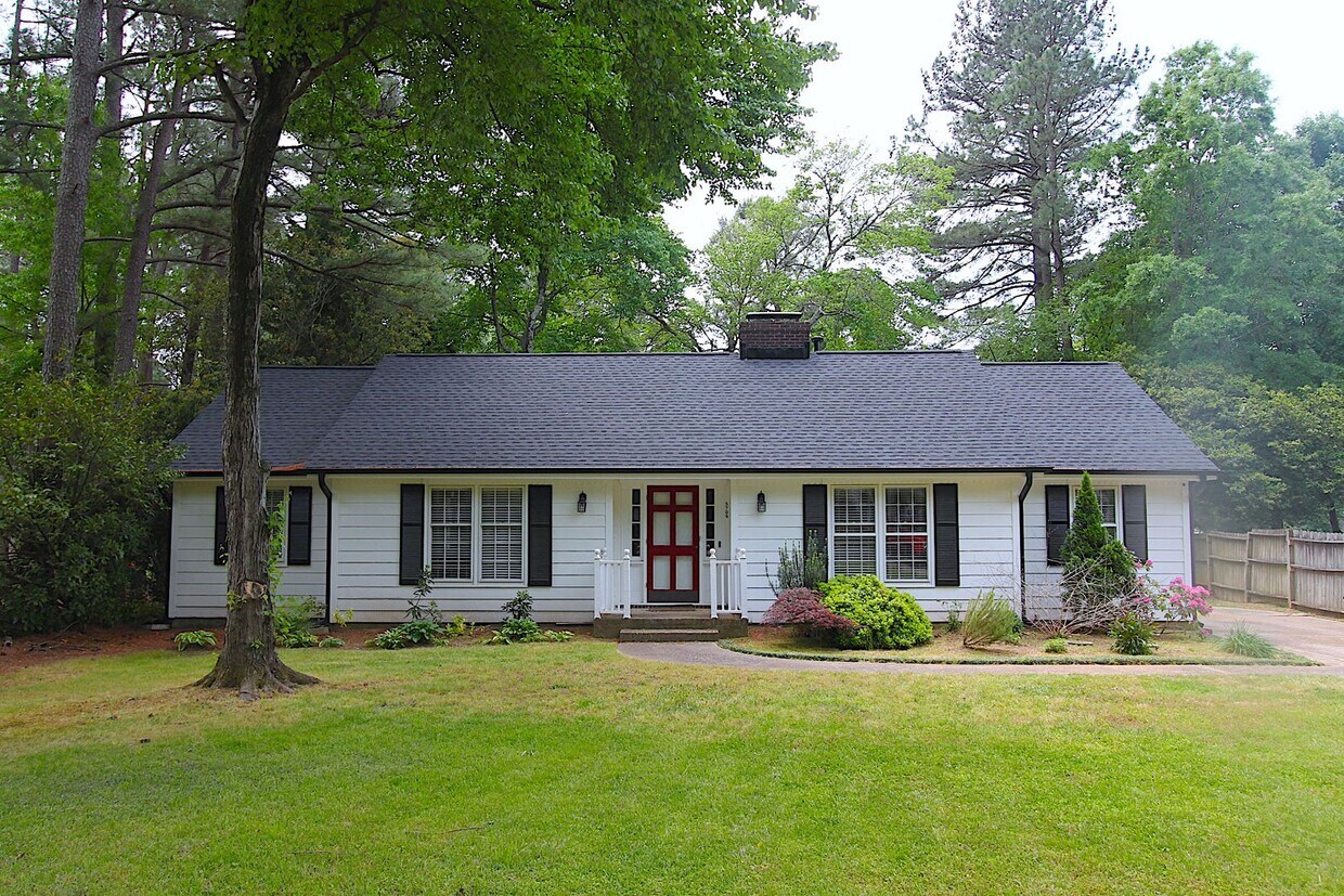 Primary Photo - Spacious Home On A Beautiful Lot!