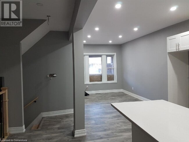 Building Photo - 24 Avalon Pl