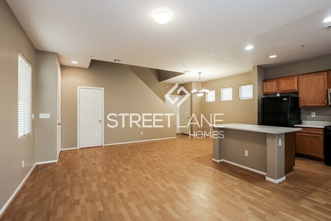Building Photo - 708 Cades Cove Ave