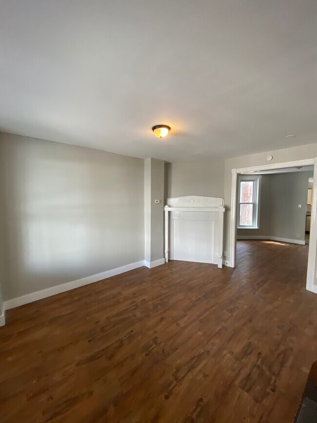 Dining Rm - 5532 Addison St