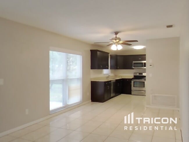 Foto del edificio - 12624 Eddington Rd