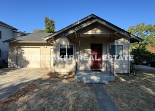 Building Photo - 515 19th St SE