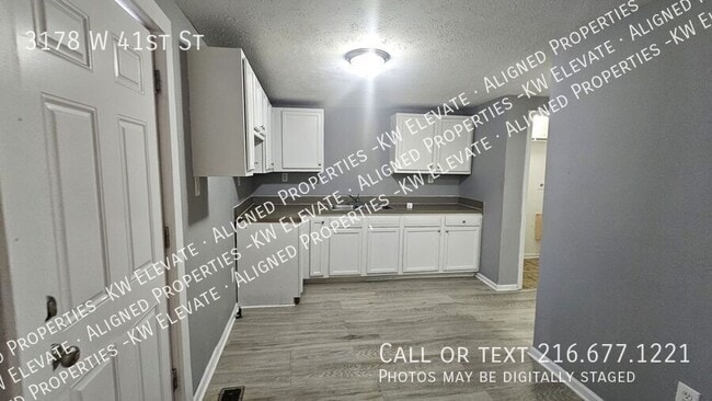 Foto del edificio - 3178 W 41st St