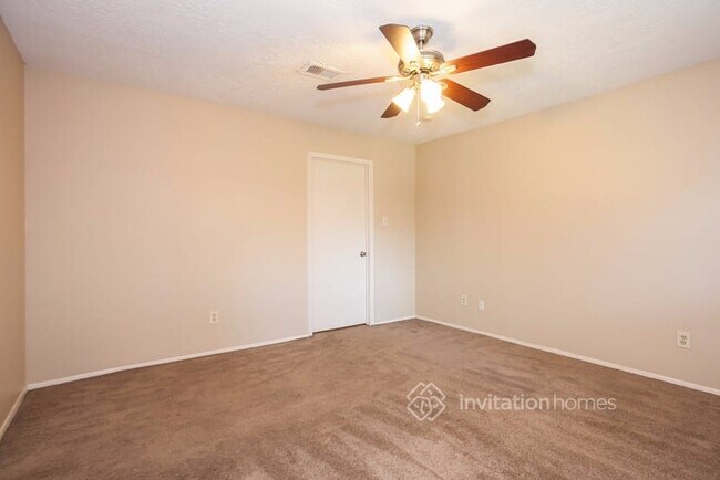 Building Photo - 17102 Stone Stile Dr