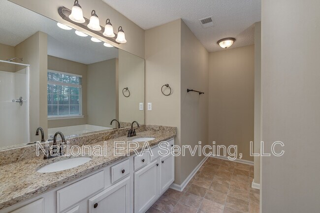 Foto del edificio - 165 Mcgiboney Pl