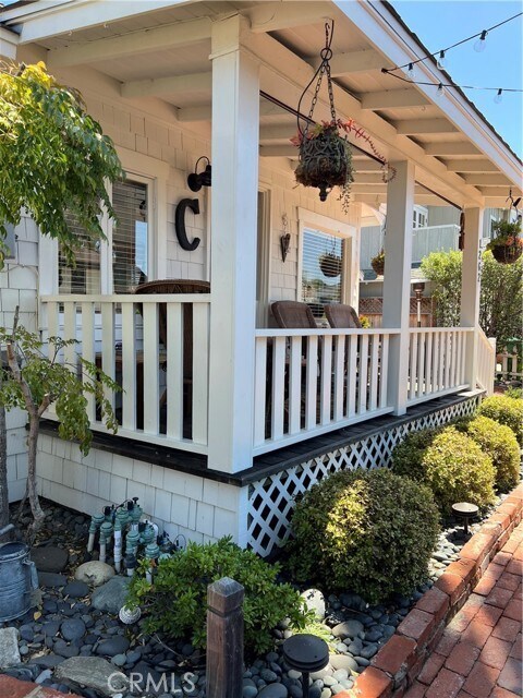 Building Photo - 1262 Catalina St