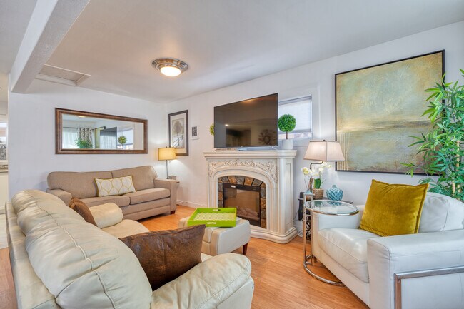 Living room - 1674 SE Marion St