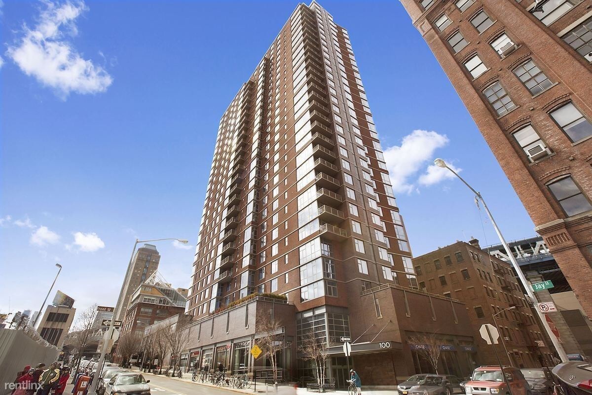 Building Photo - 100 Jay St