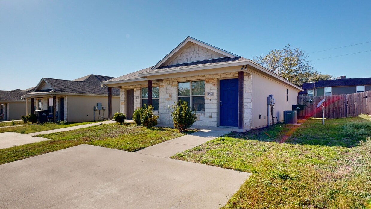 Primary Photo - Cozy single family home in Temple