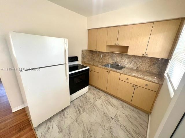 Foto del edificio - 700 NE 85th St