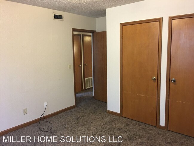 Building Photo - 2 br, 2 bath House - 4100 N Drexel #B