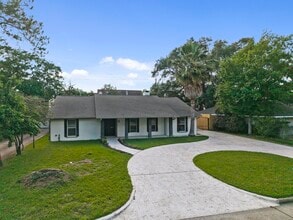 Building Photo - 2402 Chimney Rock Rd