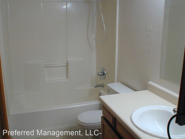 Building Photo - 2920 E 12th St