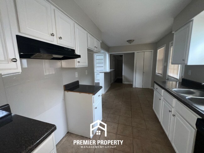 Building Photo - 4392 Spring Harbor Dr