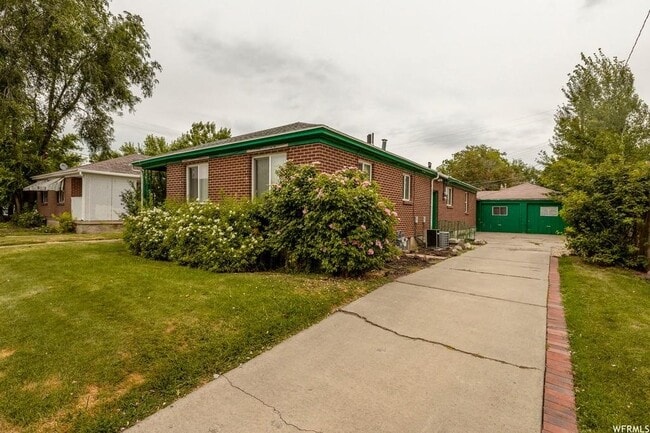 Building Photo - 2135 S 200 E