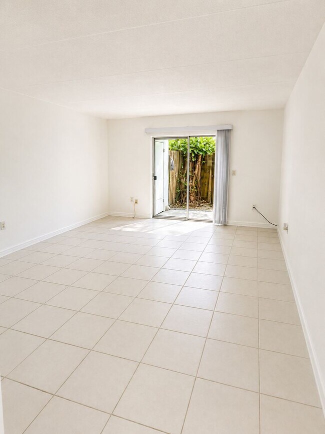 Foto del edificio - 2812 Somerset Park Dr