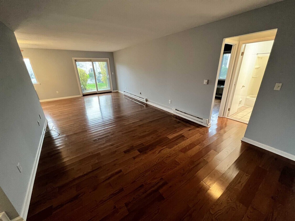 24 Village Park Dr Unit 2E, Fishkill, NY 12524 Condo for Rent in