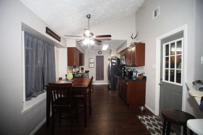 Foto del edificio - 22619 Braken Carter Ln