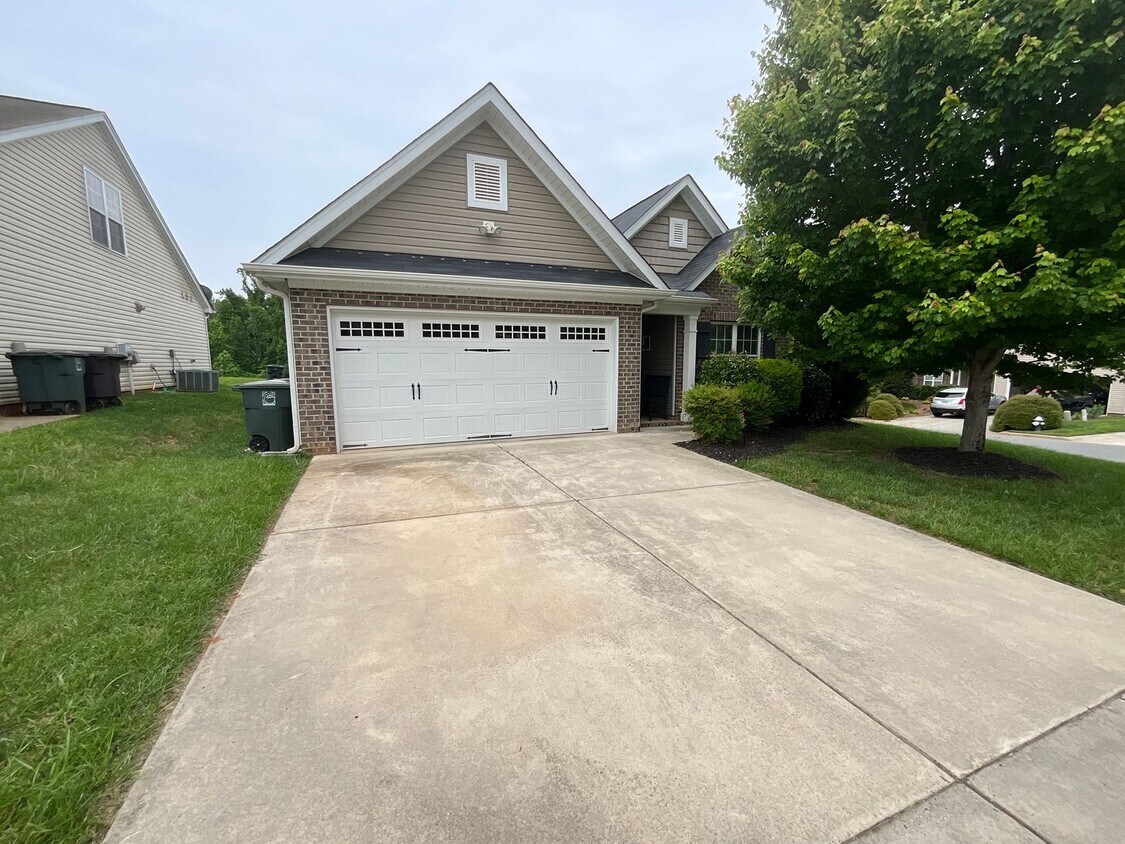 Foto principal - Beautiful Ranch Home in Reedy Fork