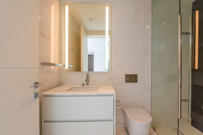 Foto del edificio - 300 Biscayne Blvd Way