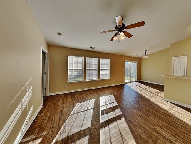 Foto del edificio - 2921 Deep Cove Dr NW