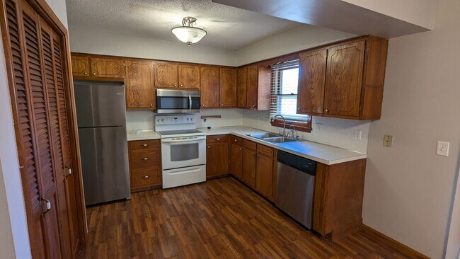 Foto del edificio - 3-bed home in Lewis Central school district