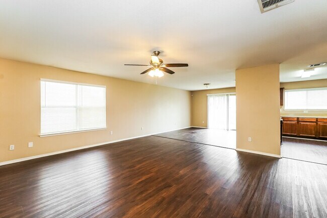 Foto del edificio - 348 Dakota Ridge Dr