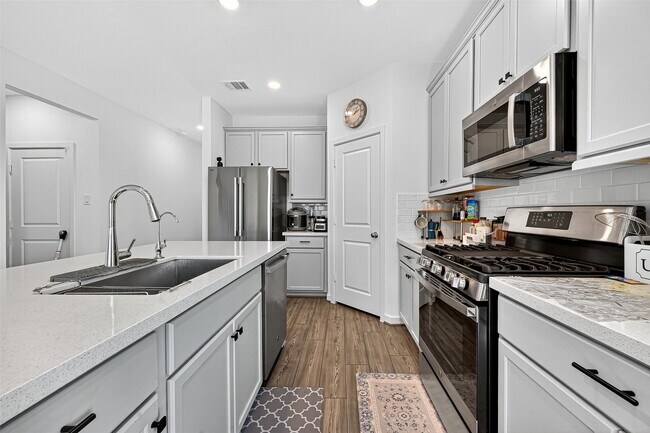 Foto del edificio - 9703 Arrigoni Creek Dr