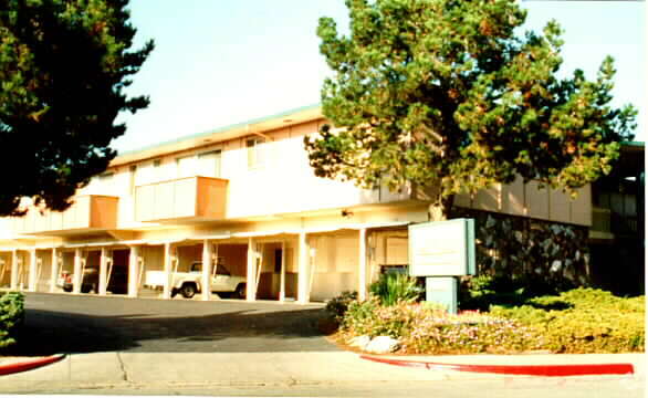 Building Photo - Lago Apartments