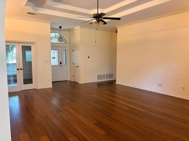 Living room - 3116 Sarita Cv