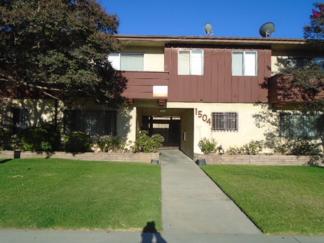 Building Photo - 1504 Fairfax S Ave