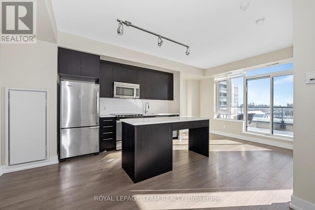 Building Photo - 360 Patricia Ave