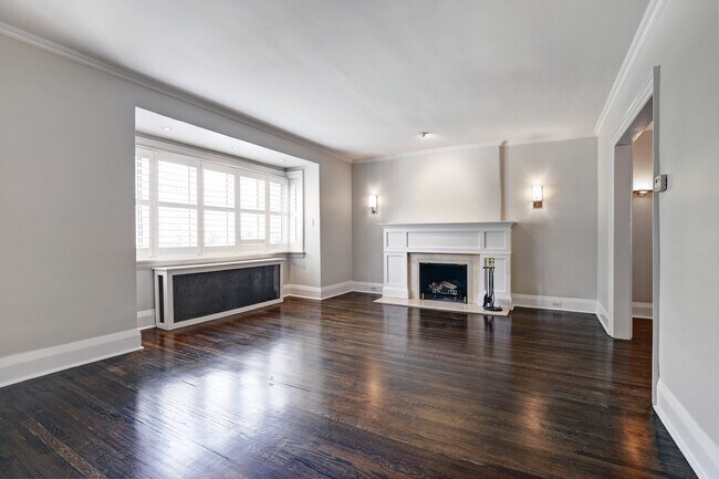 Building Photo - 872 Avenue Rd
