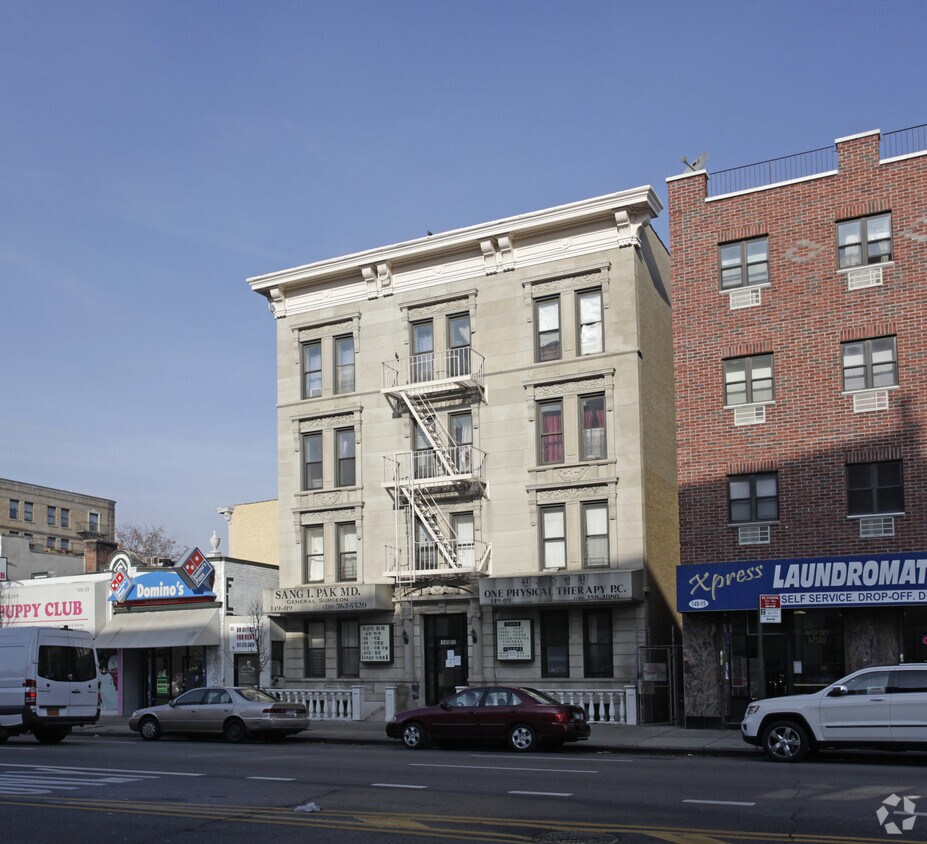 Foto principal - 14909 Northern Blvd