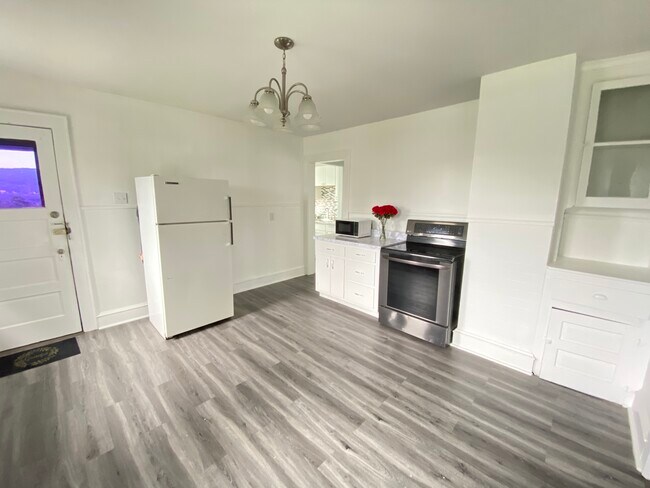 Building Photo - 1051 Farber Ct
