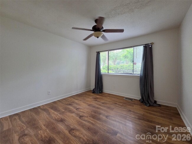 Building Photo - 23 Longbow Ct