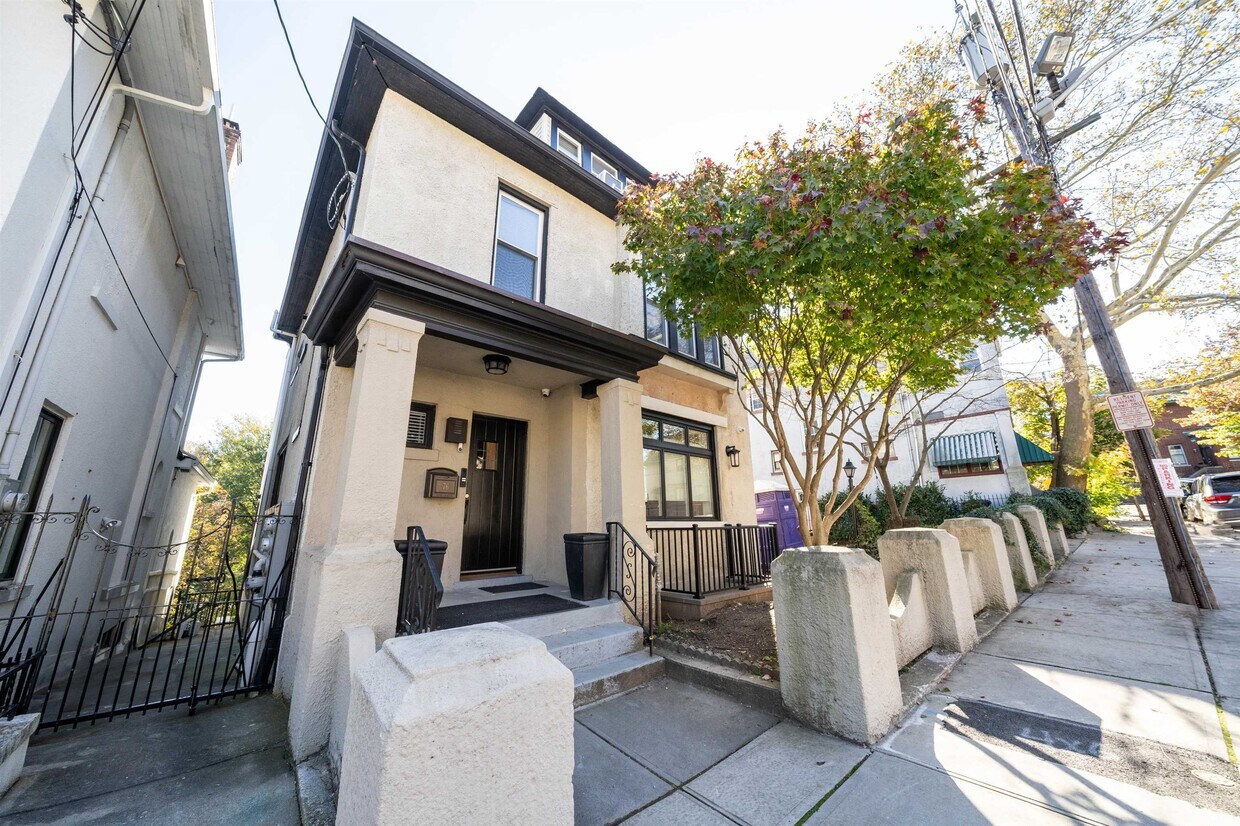 Foto principal - 76 Sterling Ave