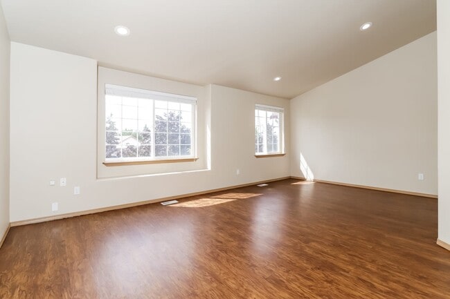 Foto del edificio - 19301 Valley View Dr