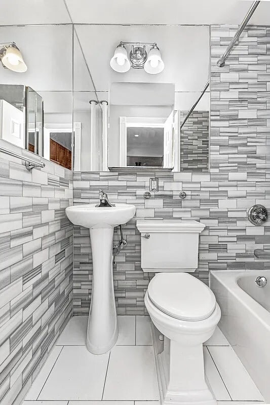 Building Photo - 95 Perry St