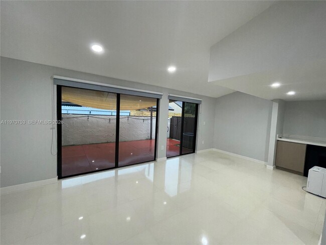 Foto del edificio - 7021 SW 105th Ct