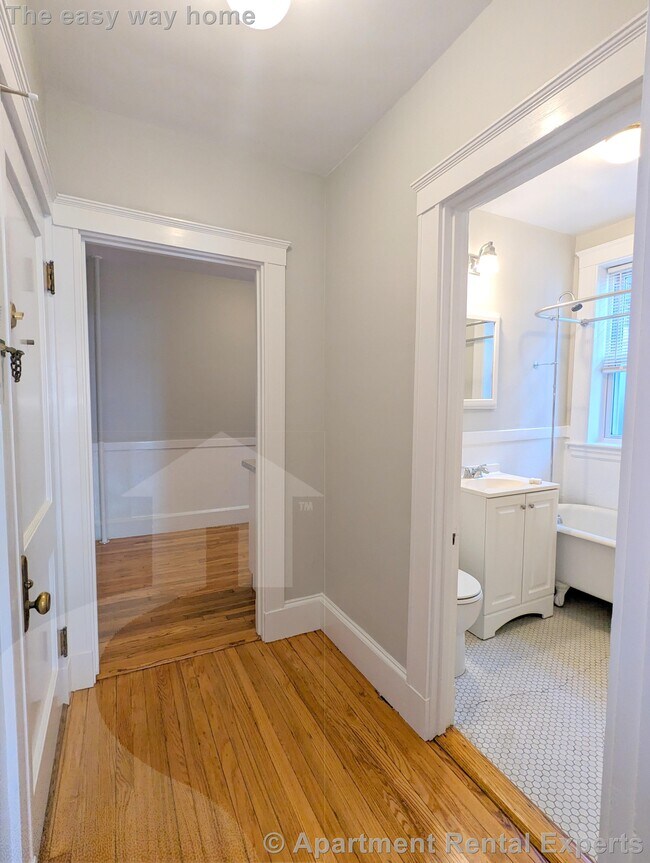 Foto del edificio - 156-158 Summer St Unit #309