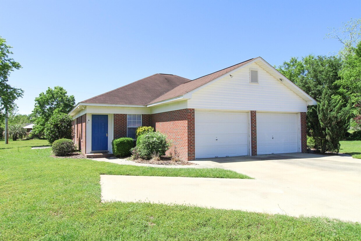 Foto principal - 824 Shaw Rd