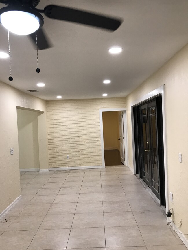 Foto del edificio - 3901 NW 115th Ter