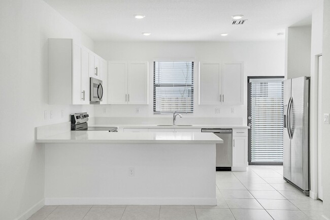 Building Photo - 3 br, 2.5 bath House - 2839 SW 16 Ter