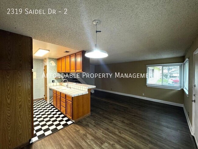 Foto del edificio - 2319 Saidel Dr