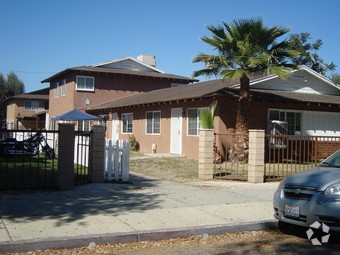 Foto principal - 1130 Valencia Ave